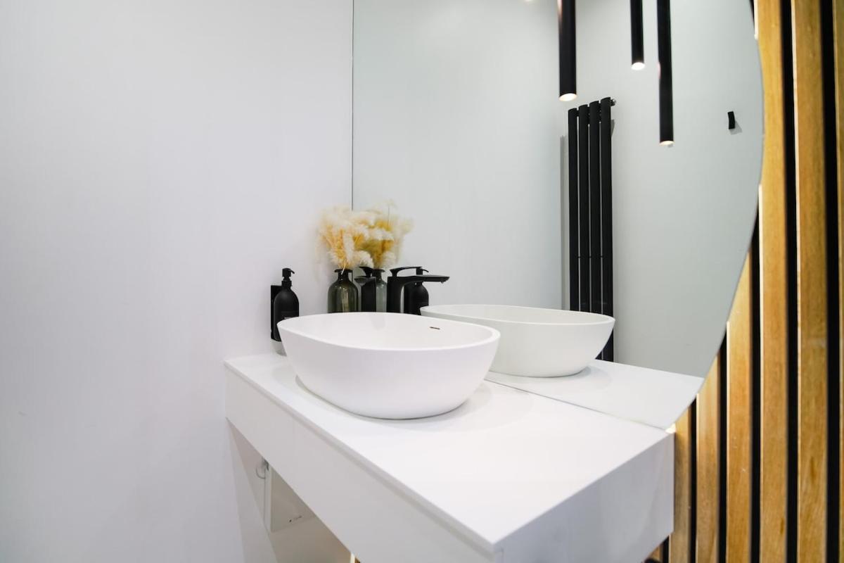 Japandi By The Heim Residences Manchester Exterior foto