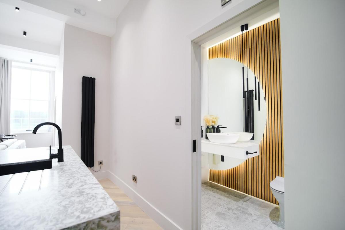 Japandi By The Heim Residences Manchester Exterior foto